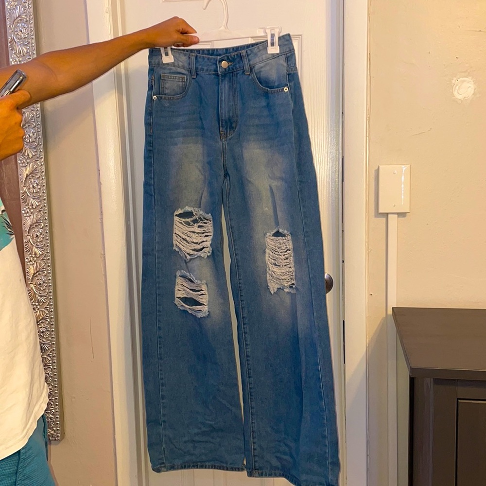 High Rise, Distressed Baggy jeans